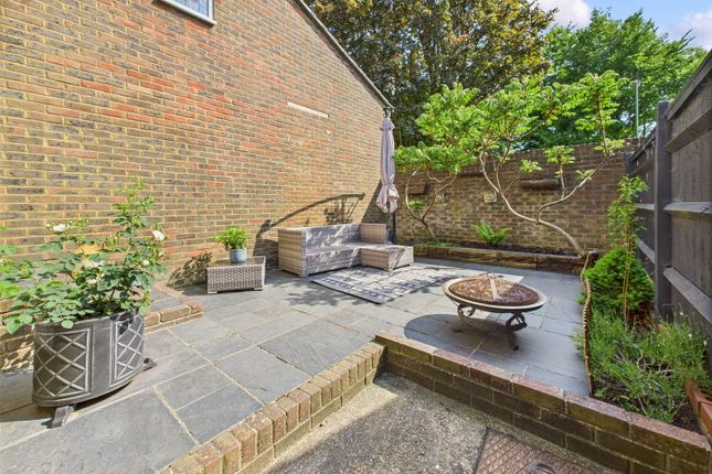 16, Lesser Foxholes, Shoreham-by-sea photo 4