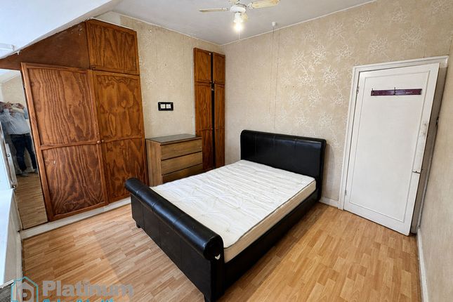 25, Bleasdale Avenue, Huddersfield photo 4
