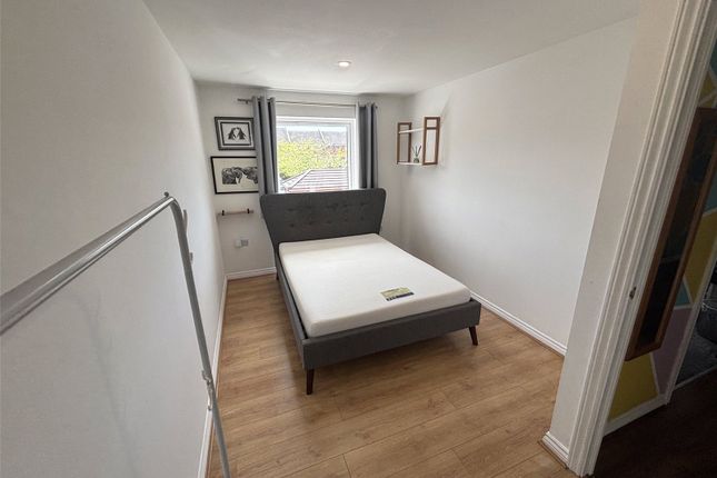 30, Yersin Court, Wiltshire photo 5
