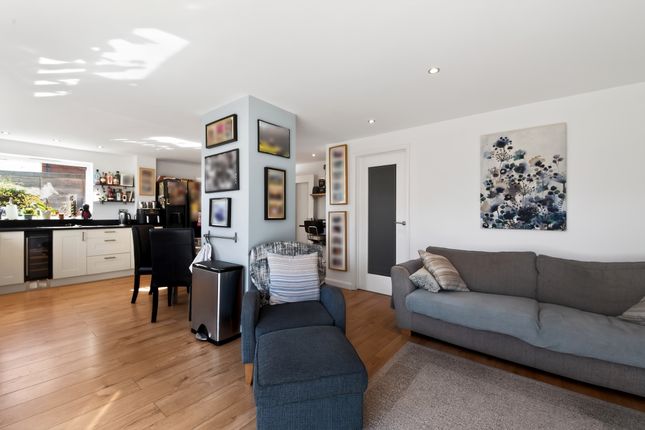 5, Grangewood, Potters Bar photo 4