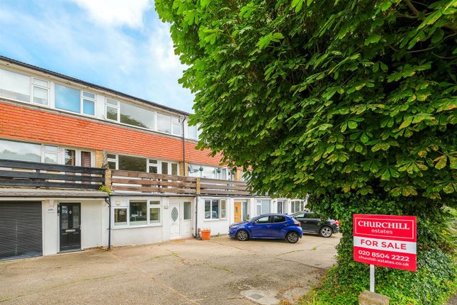 Town house for sale in Princes Road, Buckhurst Hill