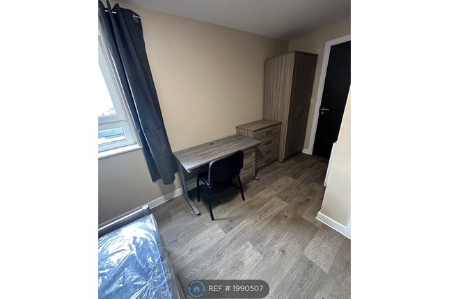 Flat to rent in Stokes Croft, Bristol