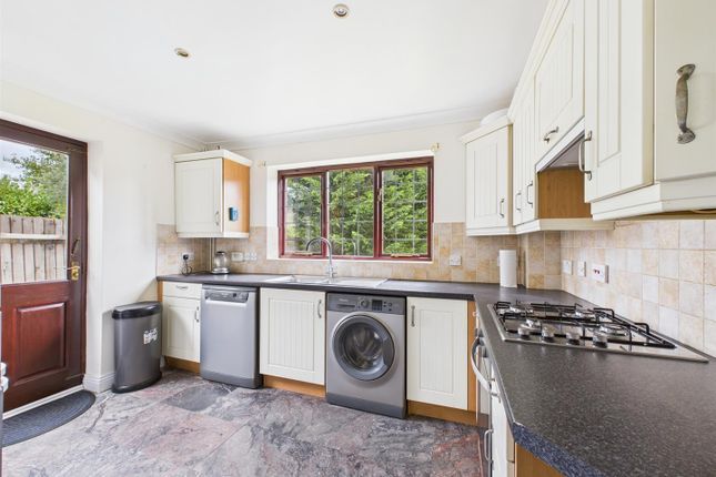 99, Brighton Road, Coulsdon photo 3