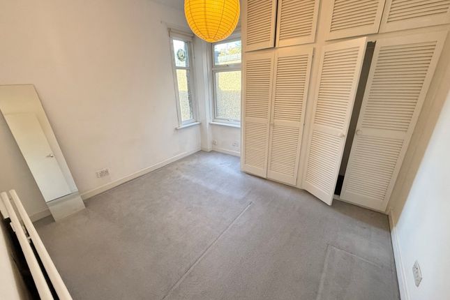 (DUMMY) 2, 127, Brownlow Road, Palmers Green photo 4