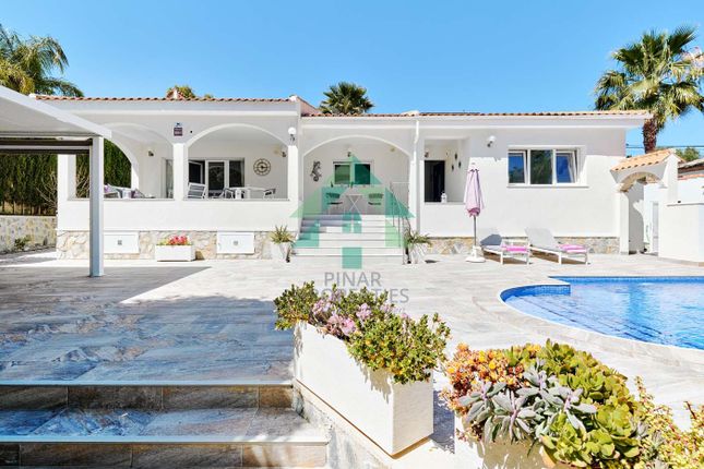Villa for sale in Calle Cipres 29, Pinar De Campoverde, Alicante, Valencia, Spain