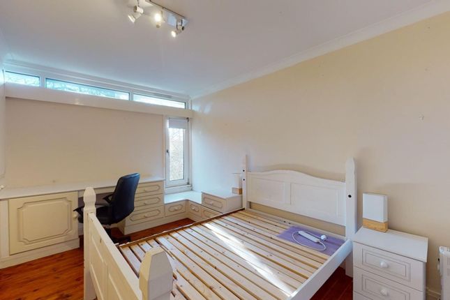 Maisonette to rent in New Dover Road, Canterbury