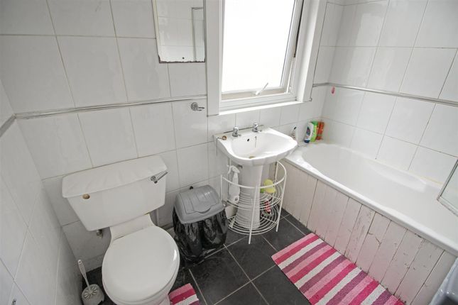 Room 2, 48 Craven Road,, Rugby photo 4