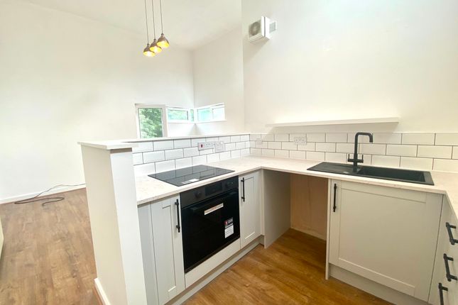 23 Spencers Wood, Bolton photo 3