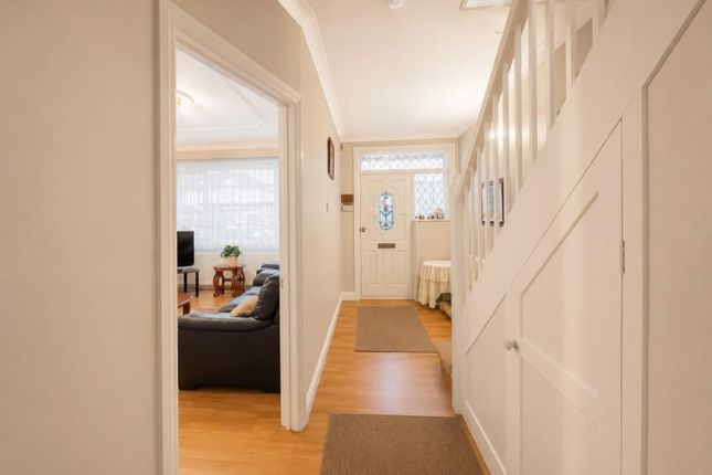 264, Hall Lane, London photo 2