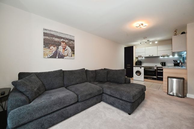 13 Bellamy House, Ashville Way, Wokingham photo 3