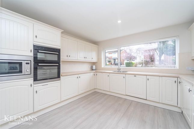 7, Bosburn Drive, Blackburn photo 4