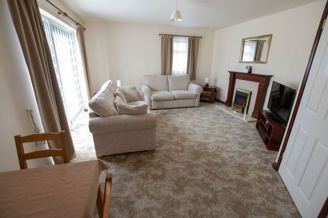 16, Alder Drive, Pudsey photo 4