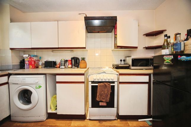 Constable Close, Dunstable photo 4