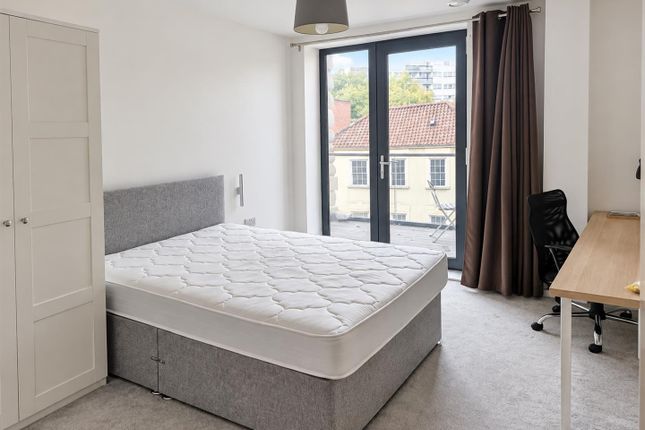 Flat 301, 16, Carmen Beckford Street, Bristol photo 4