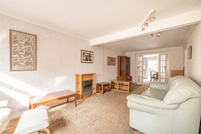 45, Holly Crescent, Windsor photo 2