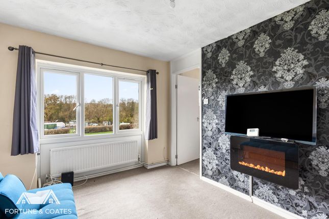 8, The Friars, Harlow photo 3