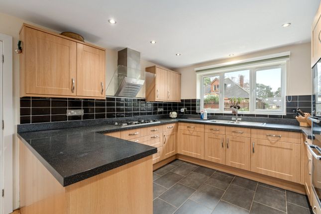 32, Abbey Road, Ferndown photo 4
