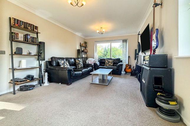 51 Calbourne Drive, Reading photo 3