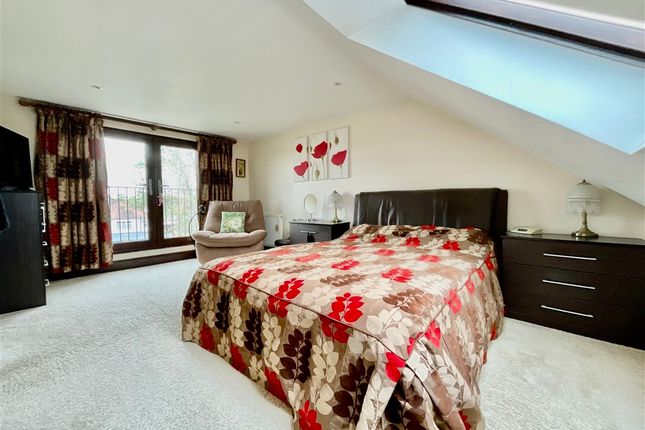 Elmhurst Drive, Hornchurch photo 3