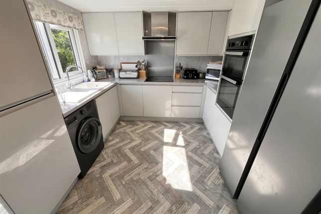 8 Willow Close, Lindow Court Park, Mobberley photo 3