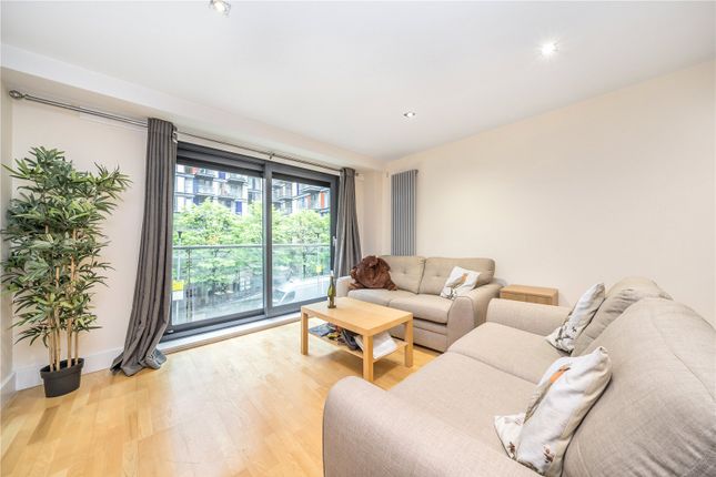 Flat to rent in Millharbour, Canary Wharf, London