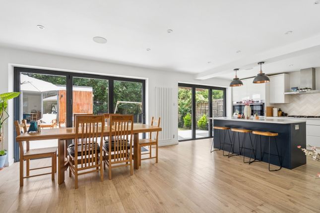 10, Brookdene Drive, Northwood photo 4