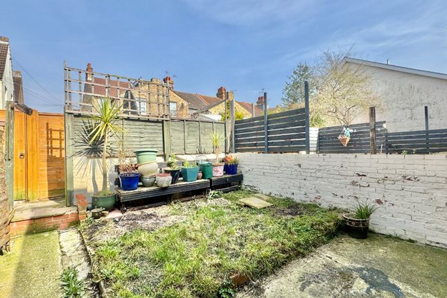 64, Pavilion Road, Kent photo 2
