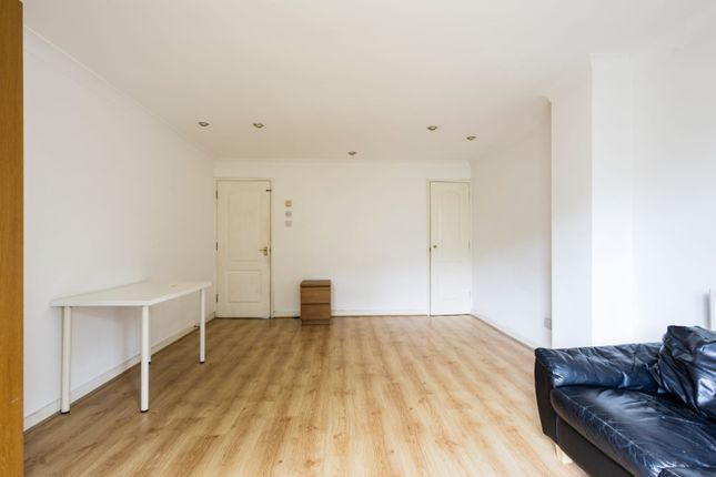 7, Wenlock Gardens, London photo 3