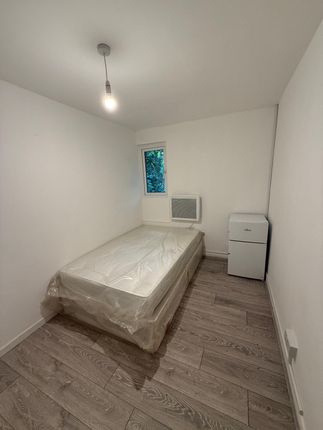 Dolman Close, London photo 2