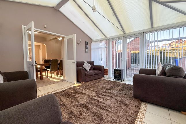 31, Southborough Crescent, Stoke-On-Trent photo 5