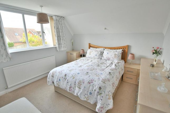 27, Sopwith Crescent, Wimborne photo 3