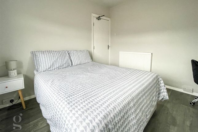 Room to rent in Henwick Avenue, Worcester