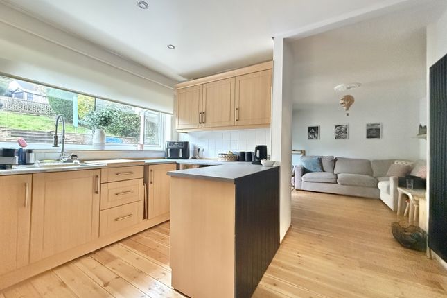 25, Sussex Close, Exeter photo 4