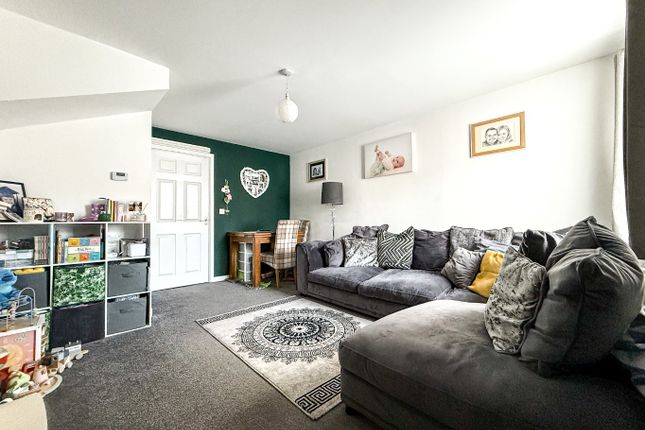 91 Hob Close, Bathpool, Somerset photo 2