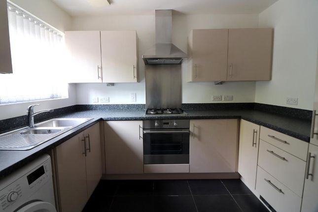 35, Someries Hill, Luton photo 2