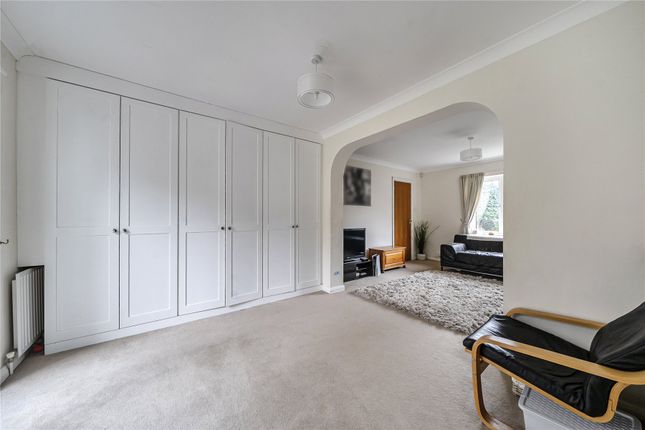 16, Rolinsden Way, Keston photo 4