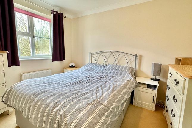 19, Ticehurst Close, Hastings photo 4