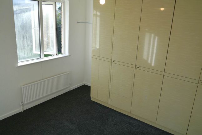 13, Veritys, Hatfield photo 3