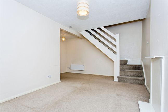 42, Buttermel Close, Huntingdon photo 2