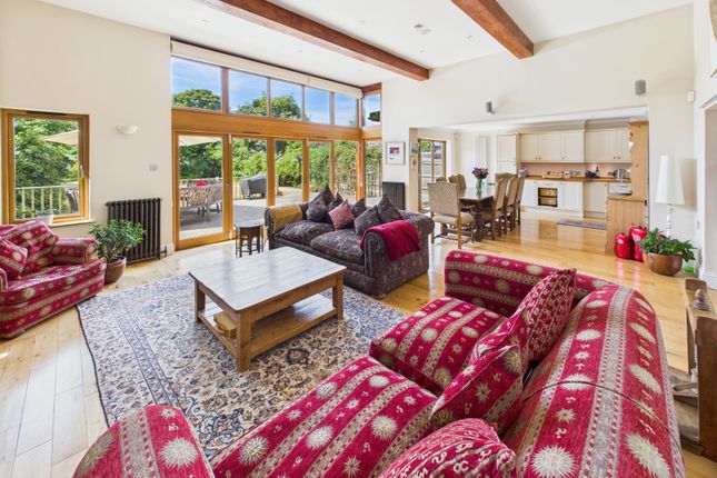 Detached House For Sale