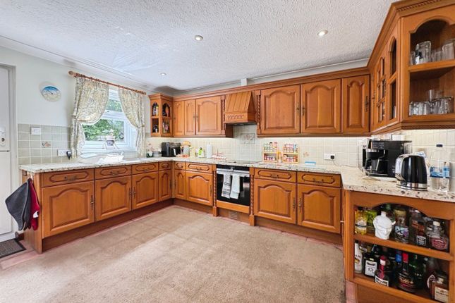 1 Herland Court, Herland Road, Helston photo 2