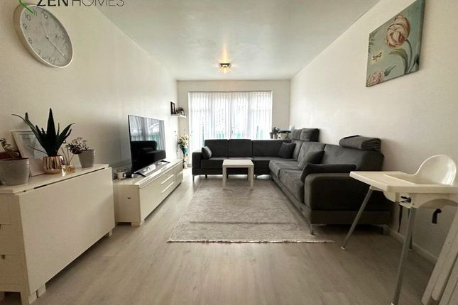 Thumbnail Flat to rent in Flat, Bradmore Court, Enstone Road, Enfield