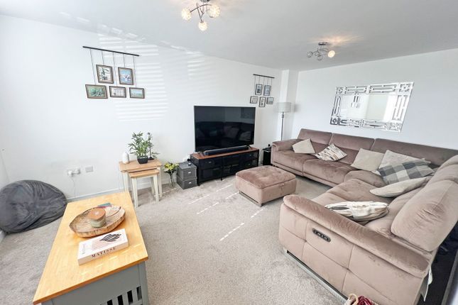 12, Upper Oaks Drive, Great Glen photo 2