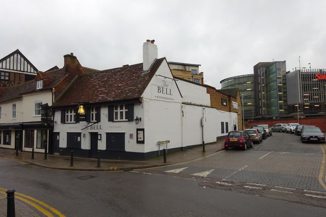 Pub/bar for sale in Frogmoor, High Wycombe, Buckinghamshire