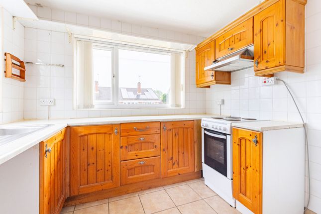 2 Patricia Close, Lowestoft photo 4