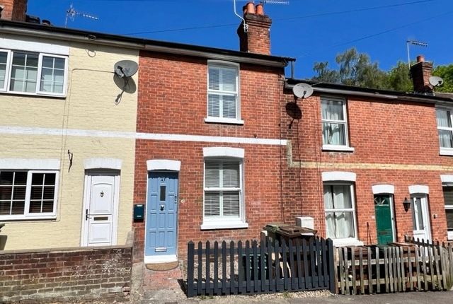 Thumbnail Cottage to rent in Woodside Road, Tunbridge Wells