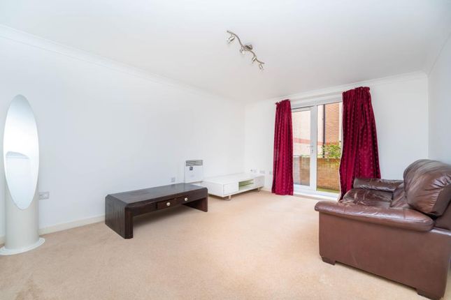 33 Macmillan Court, Ruislip Road East, London photo 3