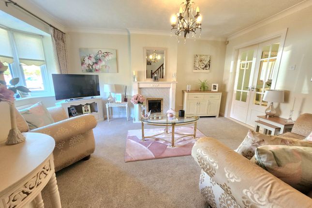 18 Mottram Close, Warrington photo 2