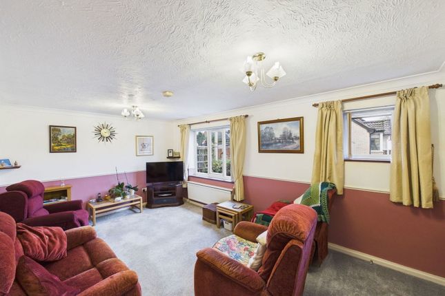 3, Grundle Close, Bury St. Edmunds photo 2