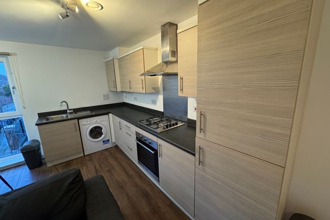 Apartment 3 Knightsbridge , Blackburn Street, Salford photo 5